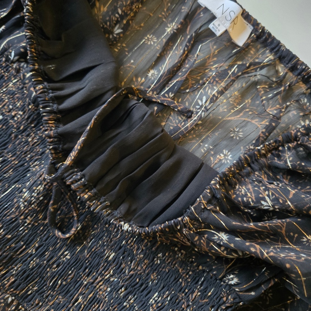 NSR Cropped Fitted Shimmery Top - Picture 11 of 13
